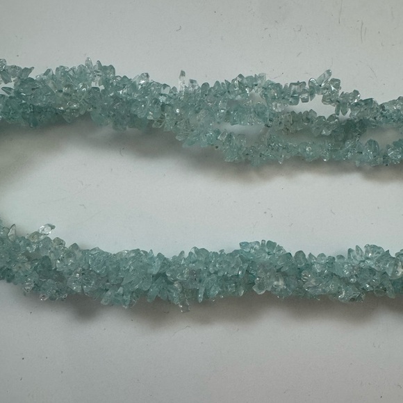 💎 3-Strand Twisted Aqua Chip Bead Necklace | 14K Gold Clasp (SFS) | ~18” | 47g - Picture 3 of 8